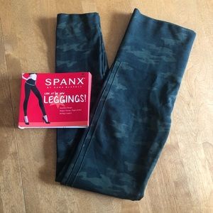 Spanx green camo leggings sz M